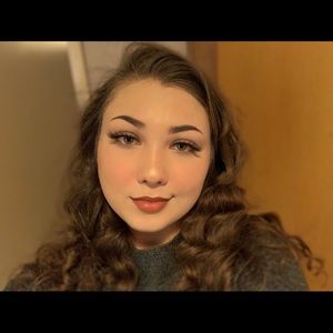 Meet your Posher, Talia